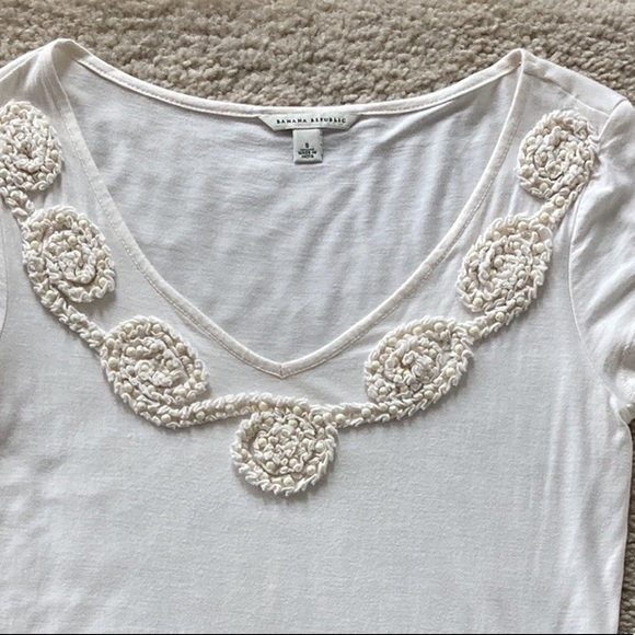 Banana Republic Embellished Off White Tee - Picture 3 of 6